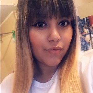 Meet your Posher, Dominique